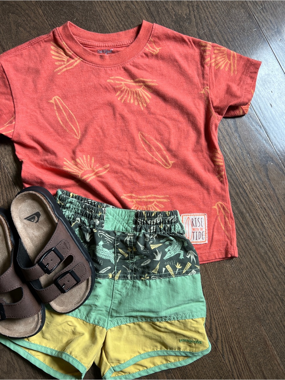 Cat & Jack Surf Boxy Coral Short Sleeve Tee for Kids size 4T